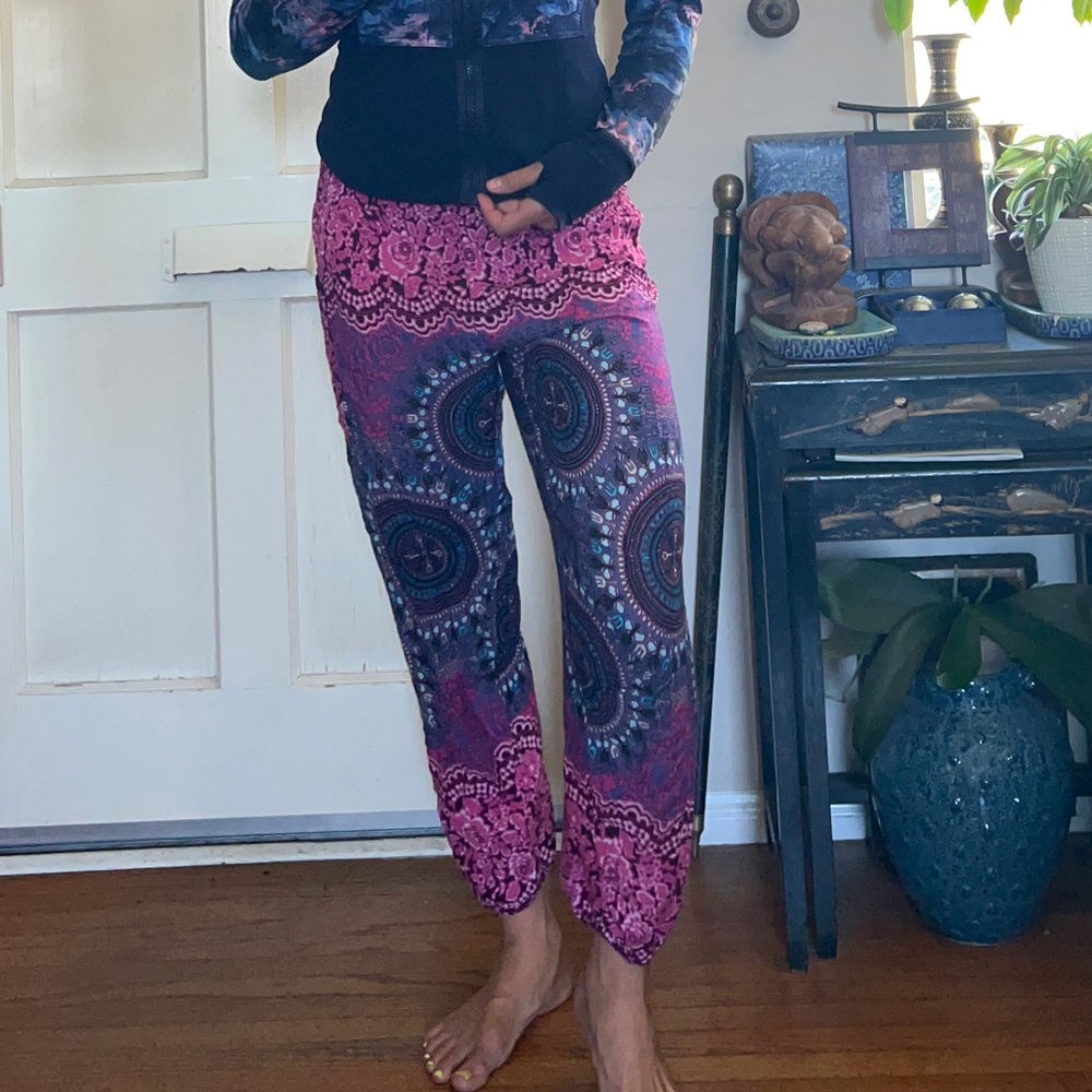 Patterned yogi pants - Picture 2 of 3